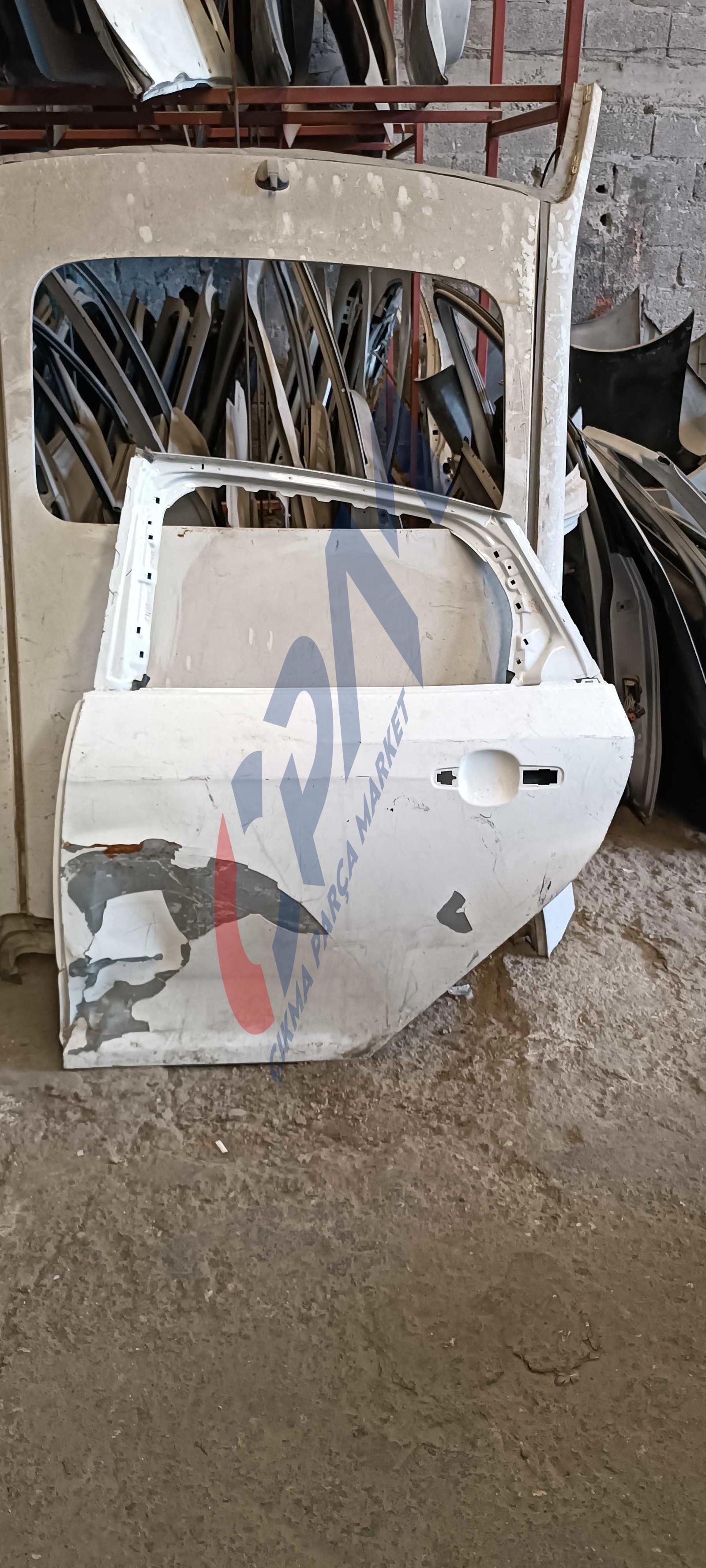 2013 2018 Ford Focus 3 sol arka  Kapı