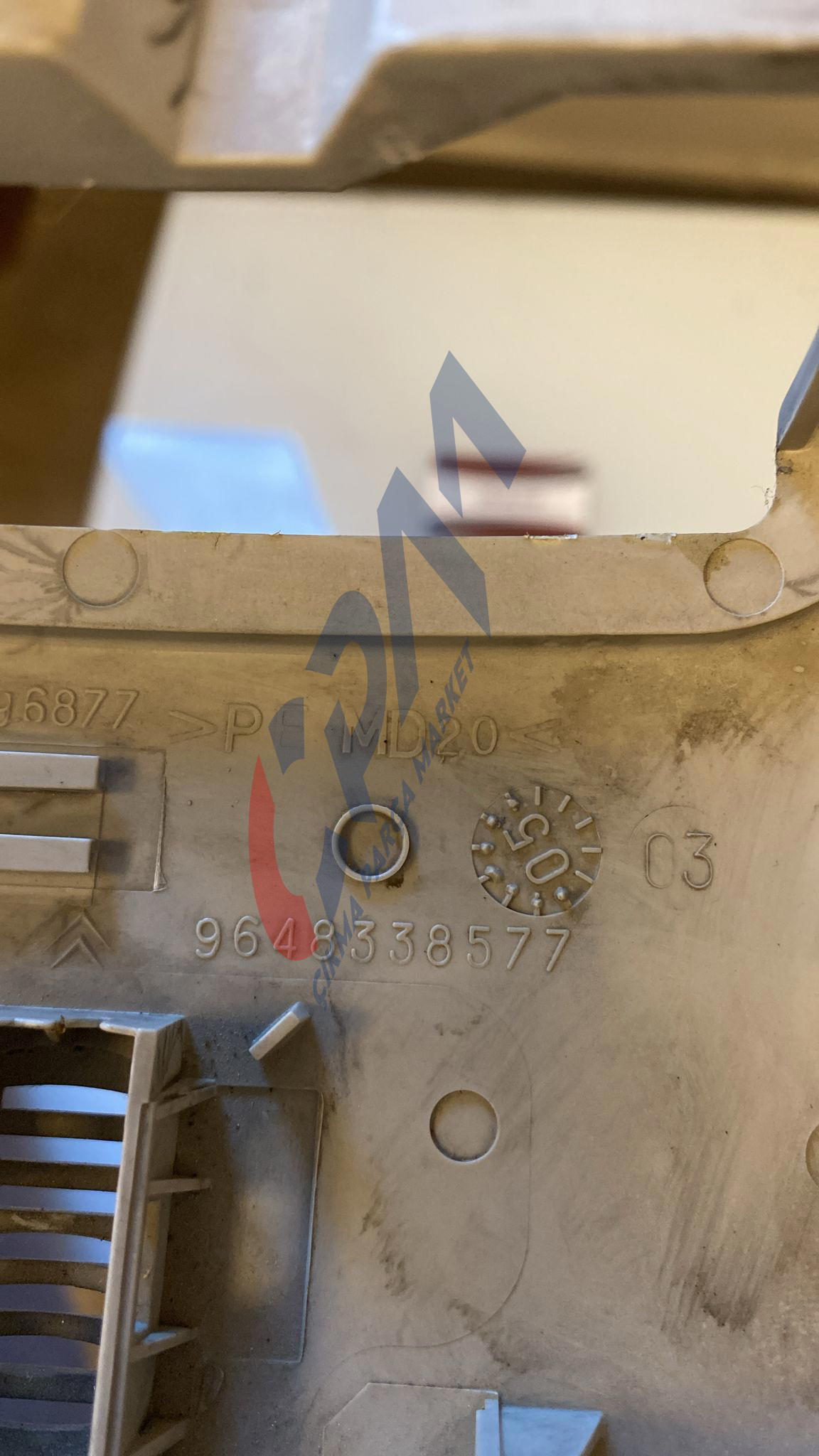 9636696877 peugeot 407 ön tavan lambası çerçevesi