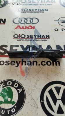565857819 Skoda Octavia 2021 emniyet kemeri ayralarci mekanizması