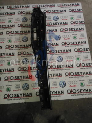 8W1820902 audi a4 gösterge paneli ve hava menfezi