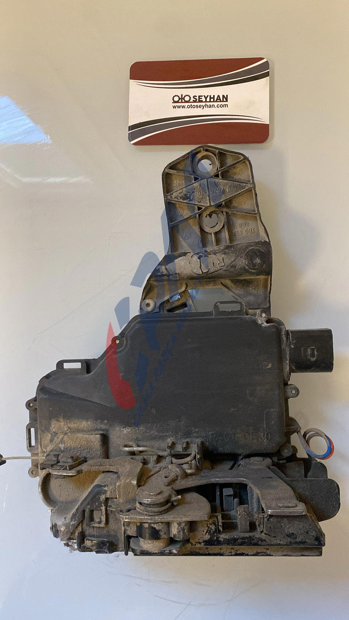 3B4839016A volkswagen passat b5 2000 sağ arka kapı kilidi