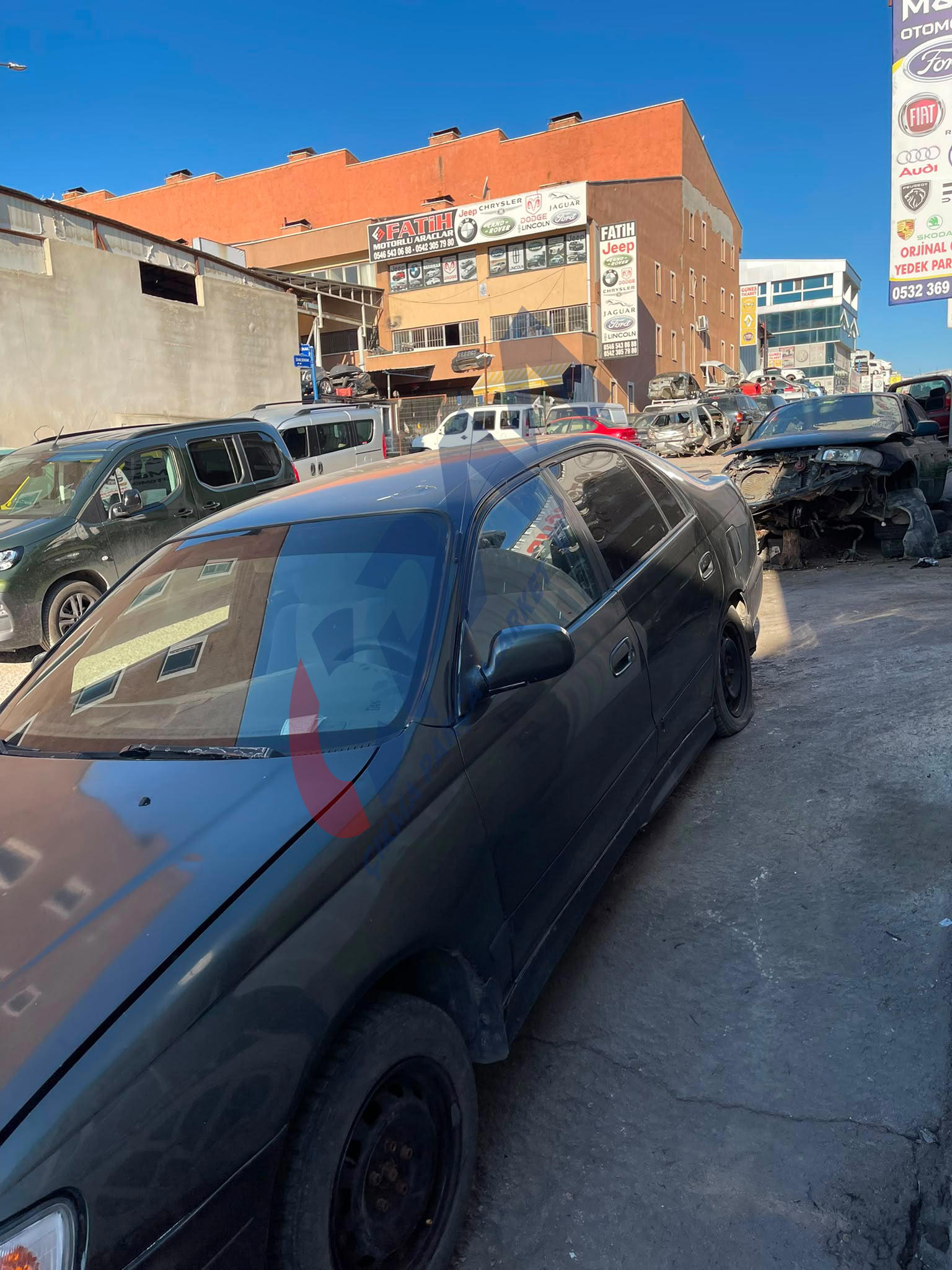 1994 MODEL TOYOTA CORONA 2.0 BENZİNLİ MANUEL DEPO KAPAĞI