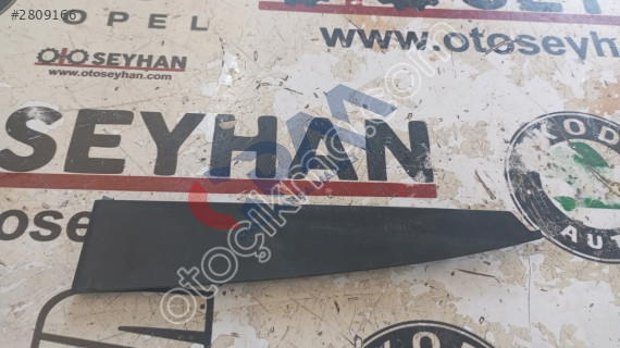 181336L Audi A4 2014 bagaj stop üst kaplaması sol