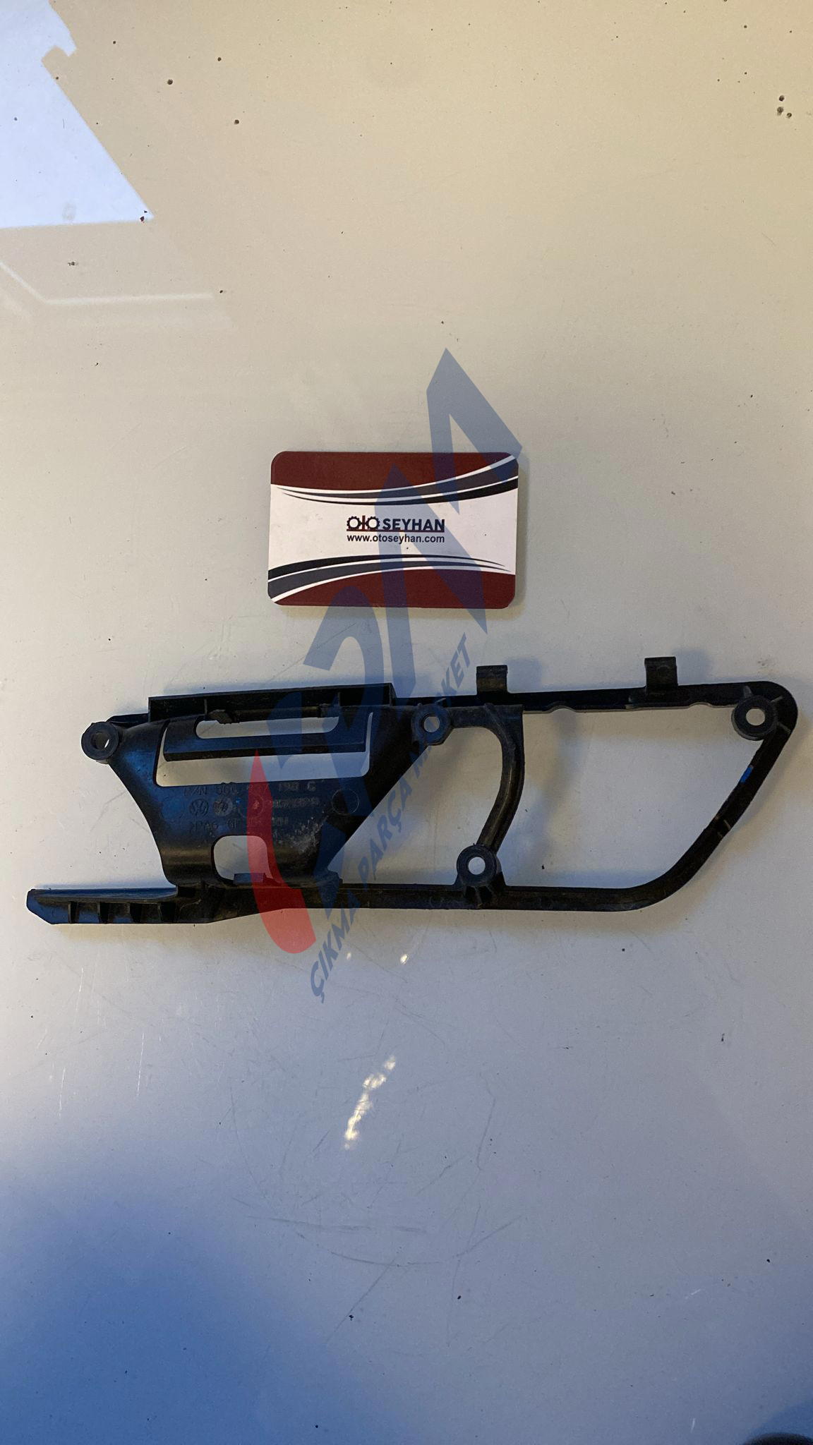 5C6837198C vw jetta 2014 sağ ön kapı iç açma kolu braketi