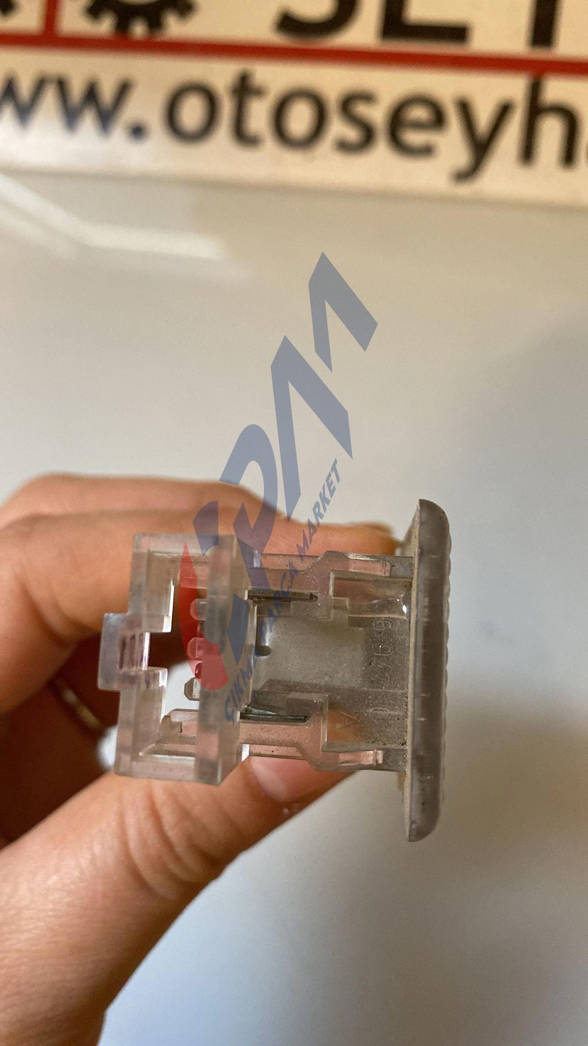 7L6947101A Volkswagen Golf 6 bagaj iç aydınlatma lambası