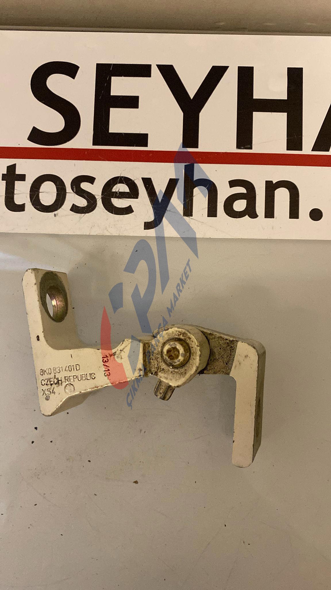 8K0831401D seat toledo 2012 19 sol ön kapı alt üst menteşesi