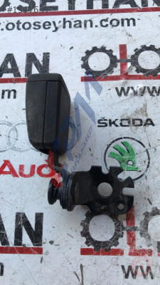 8W0857740C audi a4 2017 arka emniyet kemer kilidi