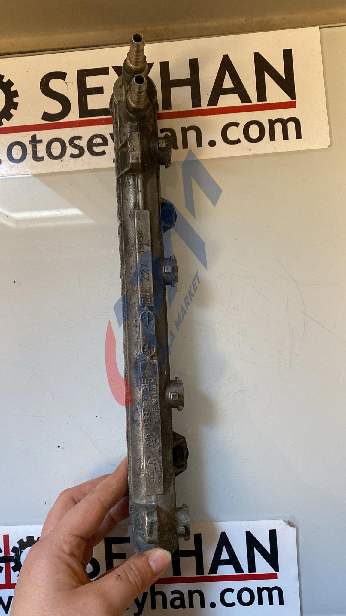 036133319 036971824A Volkswagen Bora 1.6 BCB enjektör kütüğü