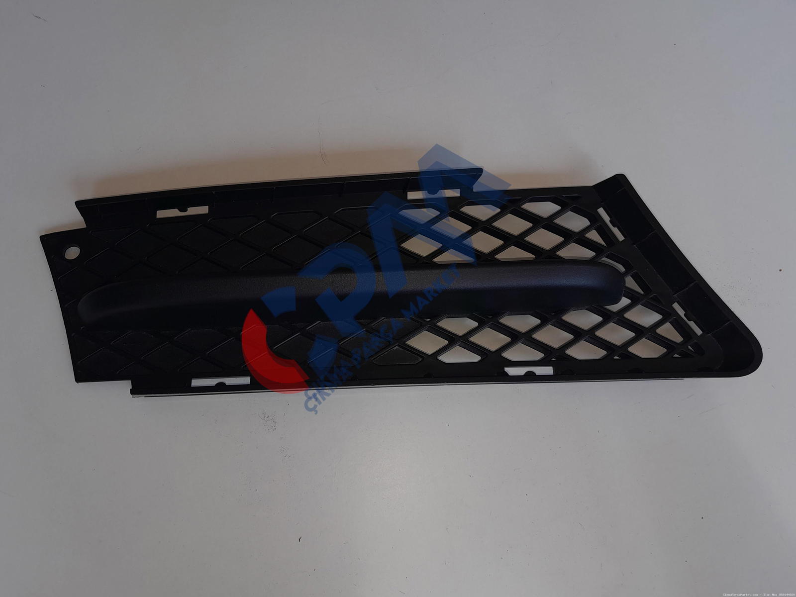 BMW 3 Serisi Sol Ön Tampon Izgarası 22944911