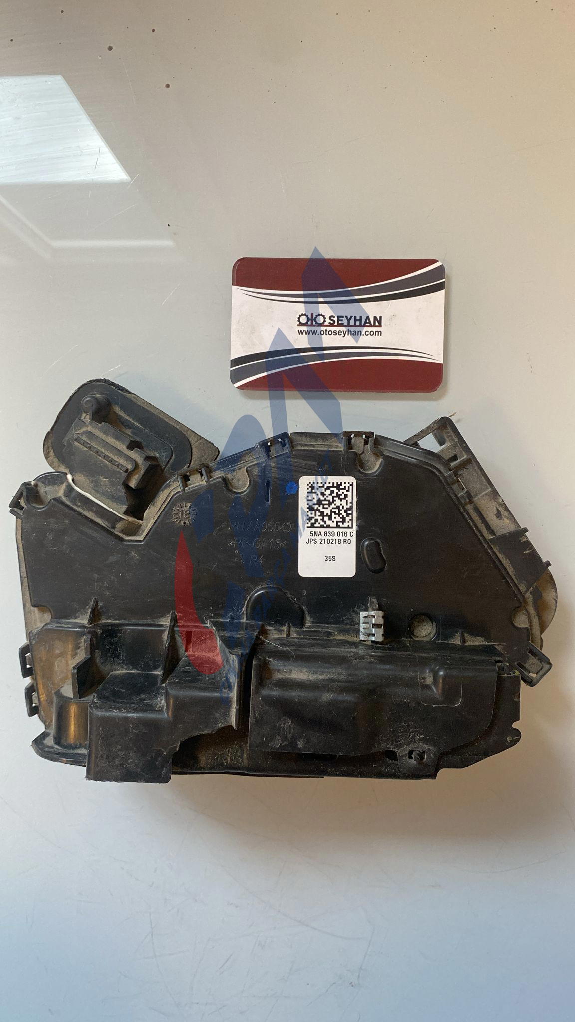 5NA839016C vw tiguan 2017 sağ arka kapı kilidi