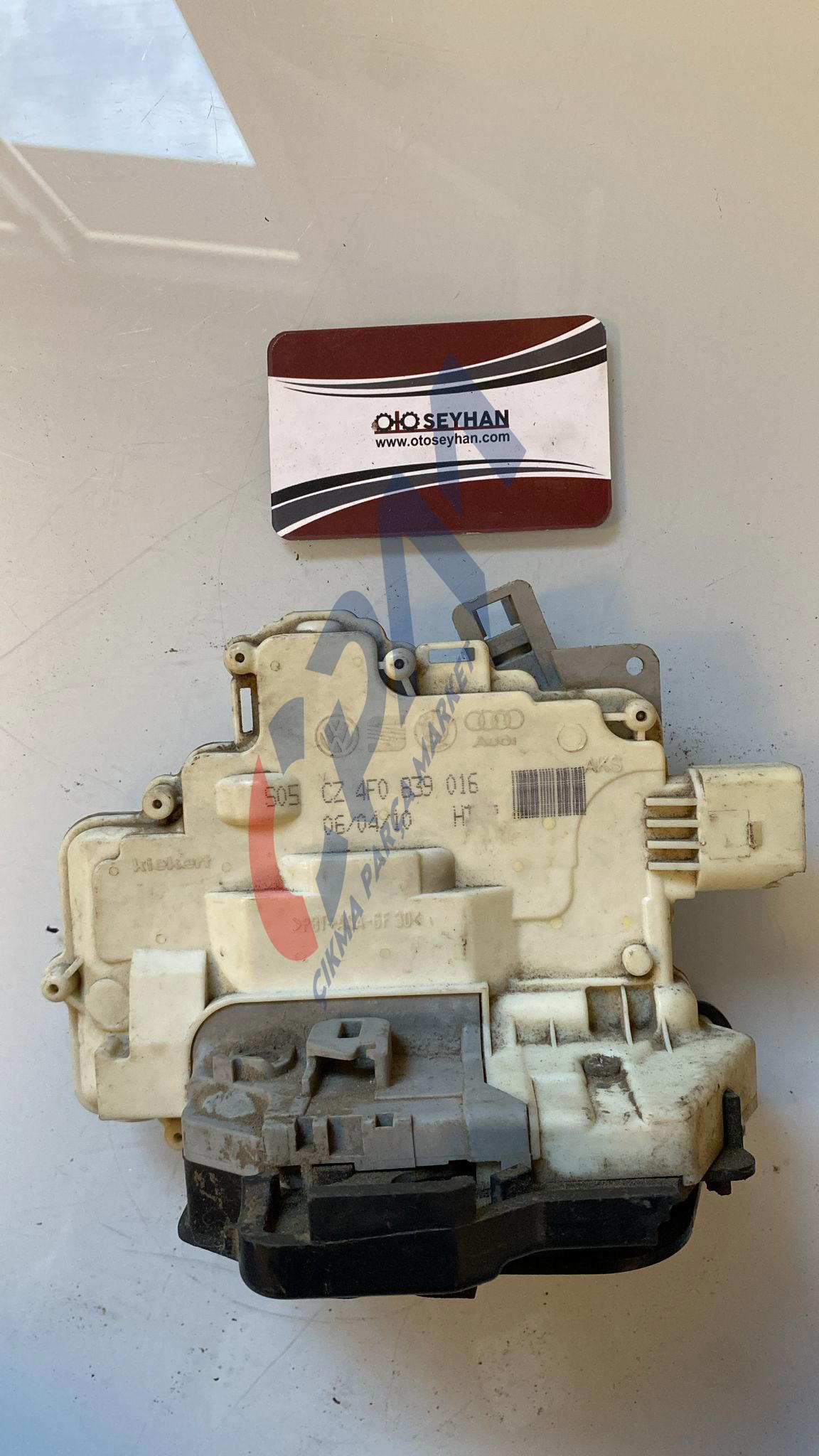 4F0839016 audi A3 sportback 2010 sağ arka kapı kilidi