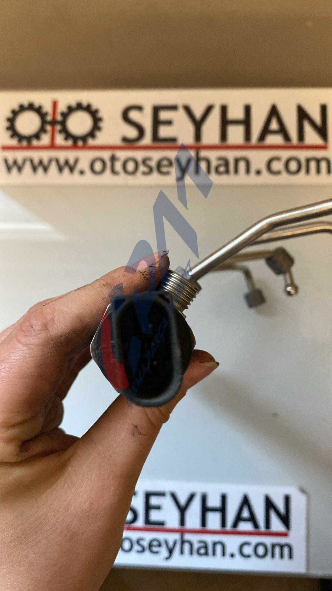 13537585411 1353758541110 7620946 BMW X1 E84 1.6 benzin enjektör kütüğü