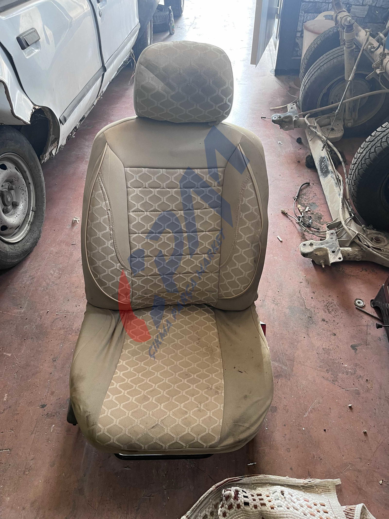 RENAULT R19 SOL ÖN KOLTUK HATASIZ