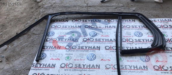 1K6845211B 1K6845212B golf 5 sağ arka kapı cam çerçeve fitil