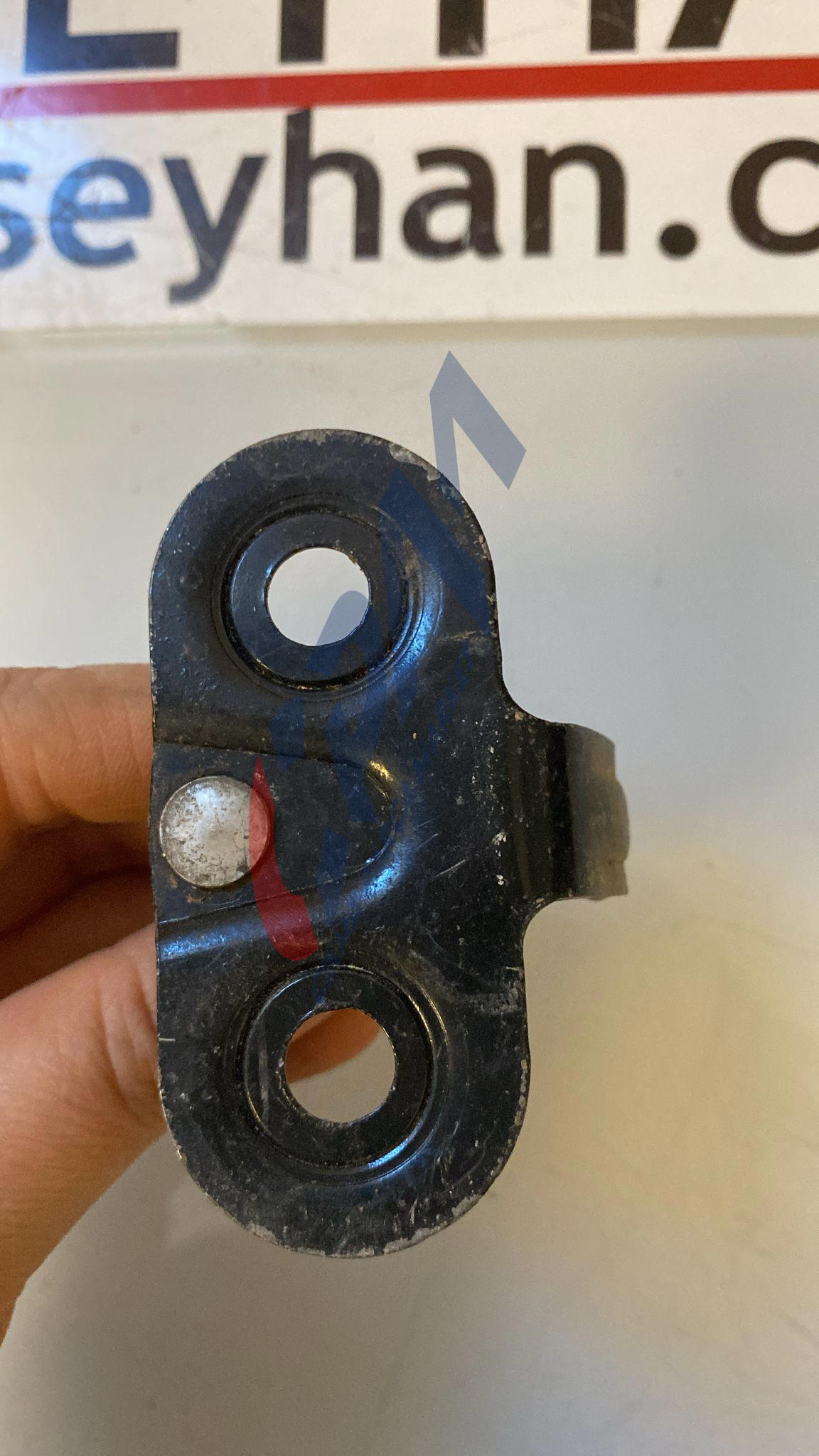 2K0827511 Volkswagen Caddy 2014 bagaj kilit karşılığı