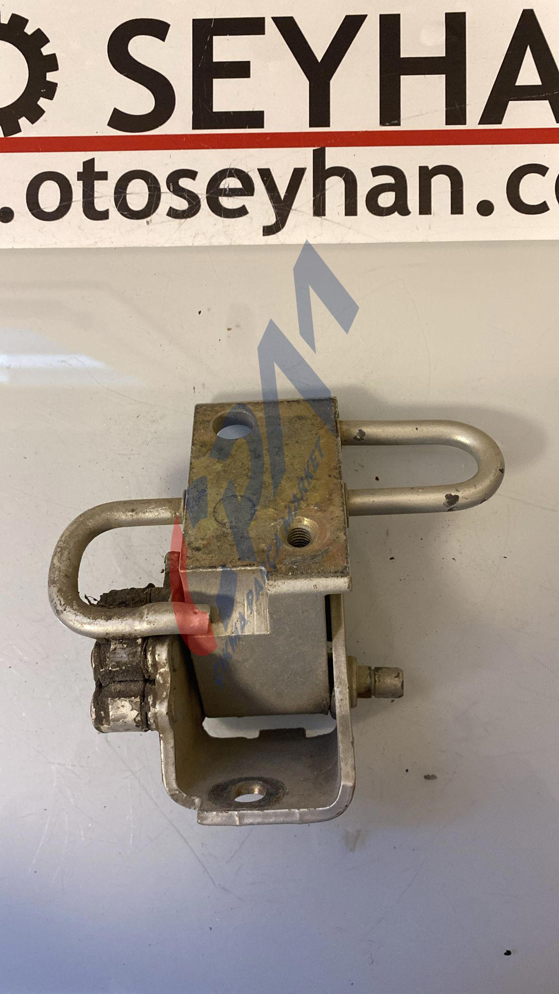 4B0831412B Volkswagen Passat B5 B5.5 sağ ön kapı alt menteşesi