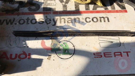 bmw 5 serisi e60 e61 arka kapı iç cam sıyırıcı fitil