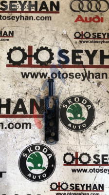 3C0253144E Passat b7  egzoz tutucu braket