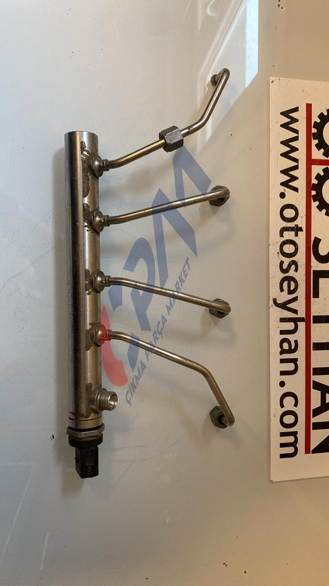 13537585411 1353758541110 7620946 BMW X1 E84 1.6 benzin enjektör kütüğü