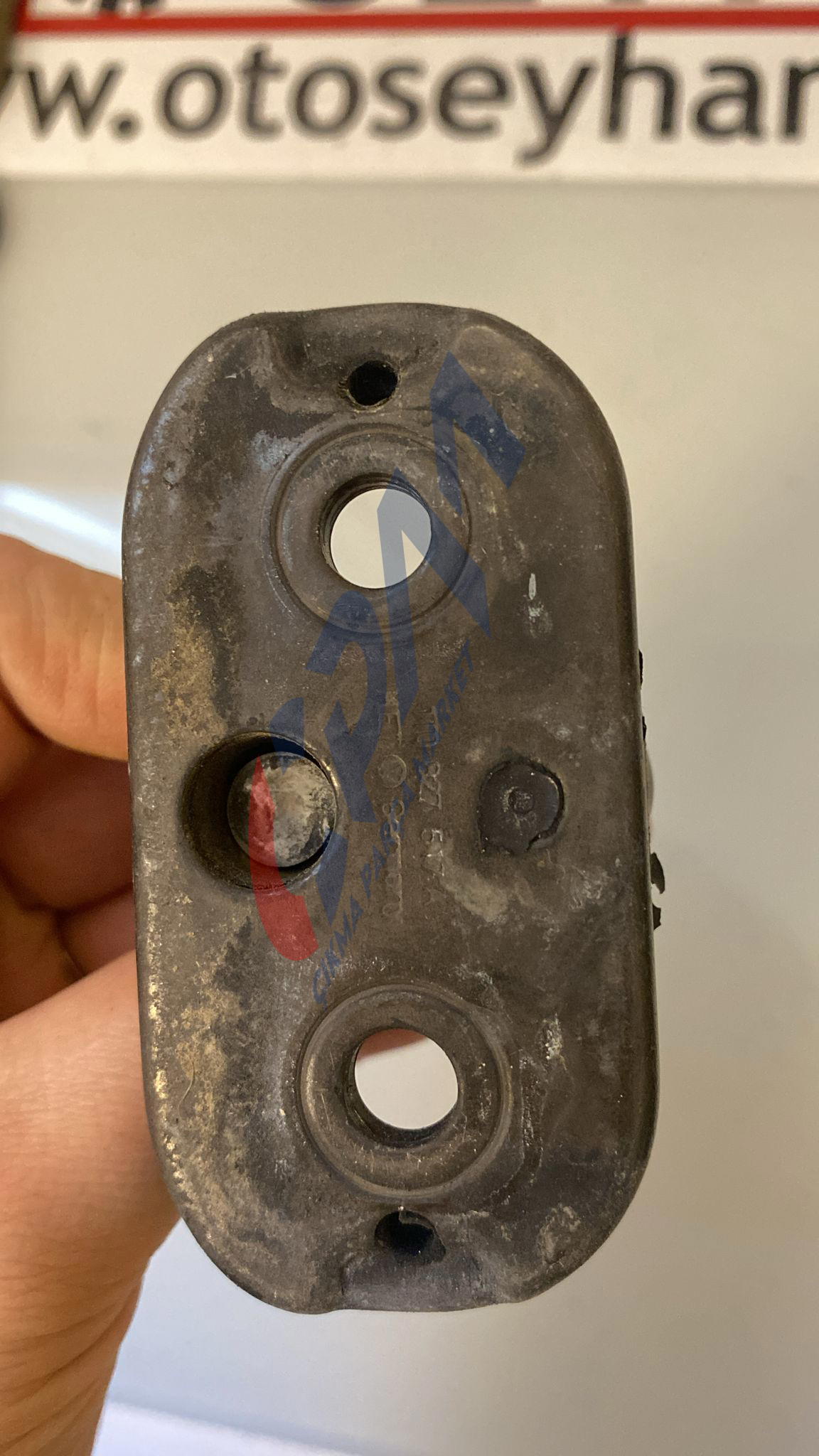 1T0827517A Volkswagen Golf 5 6 bagaj kilit karşılığı