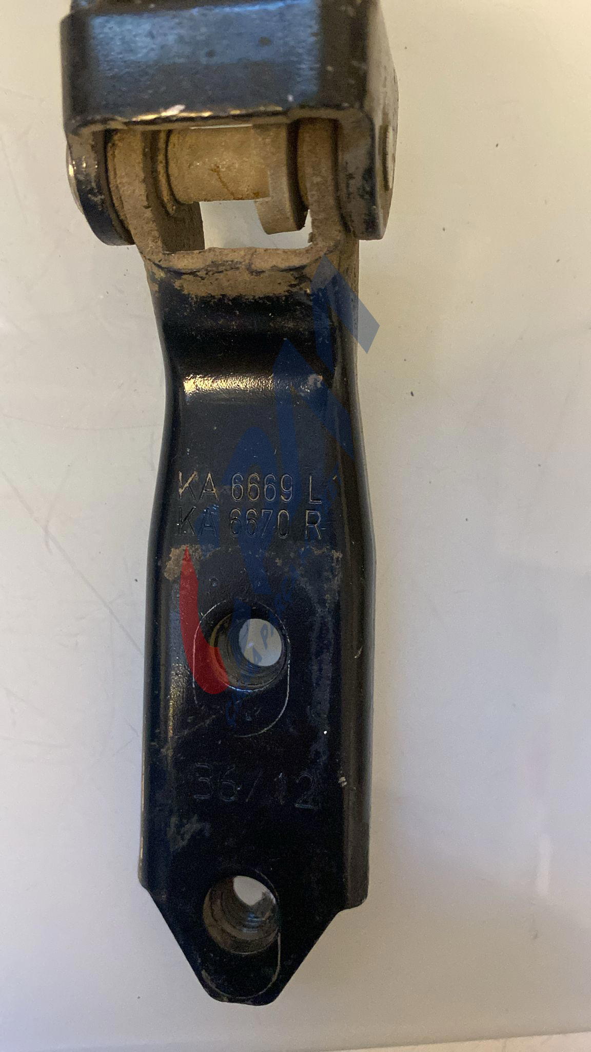 2K0843336A Volkswagen Caddy 2006 orta sağ sürgülü kapı ray makarası