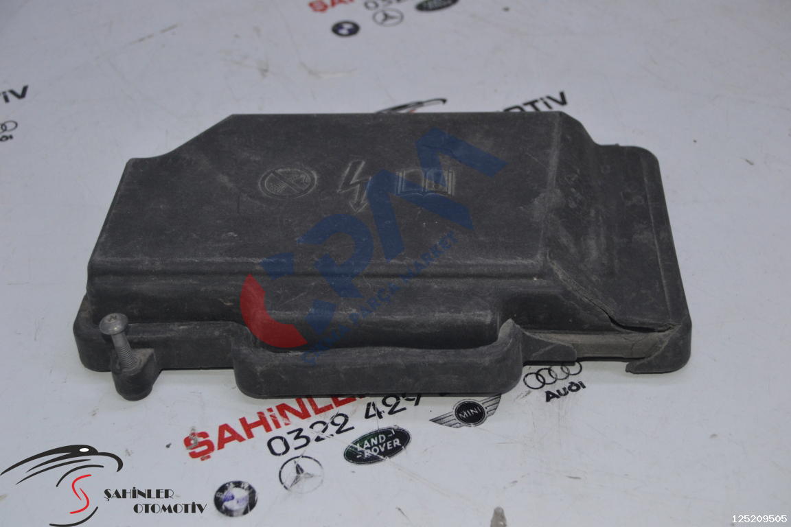 Mercedes C Serisi W205 C257 W213 Motor Sigorta Röle Kutusu Kapağı Kapak A2055400082