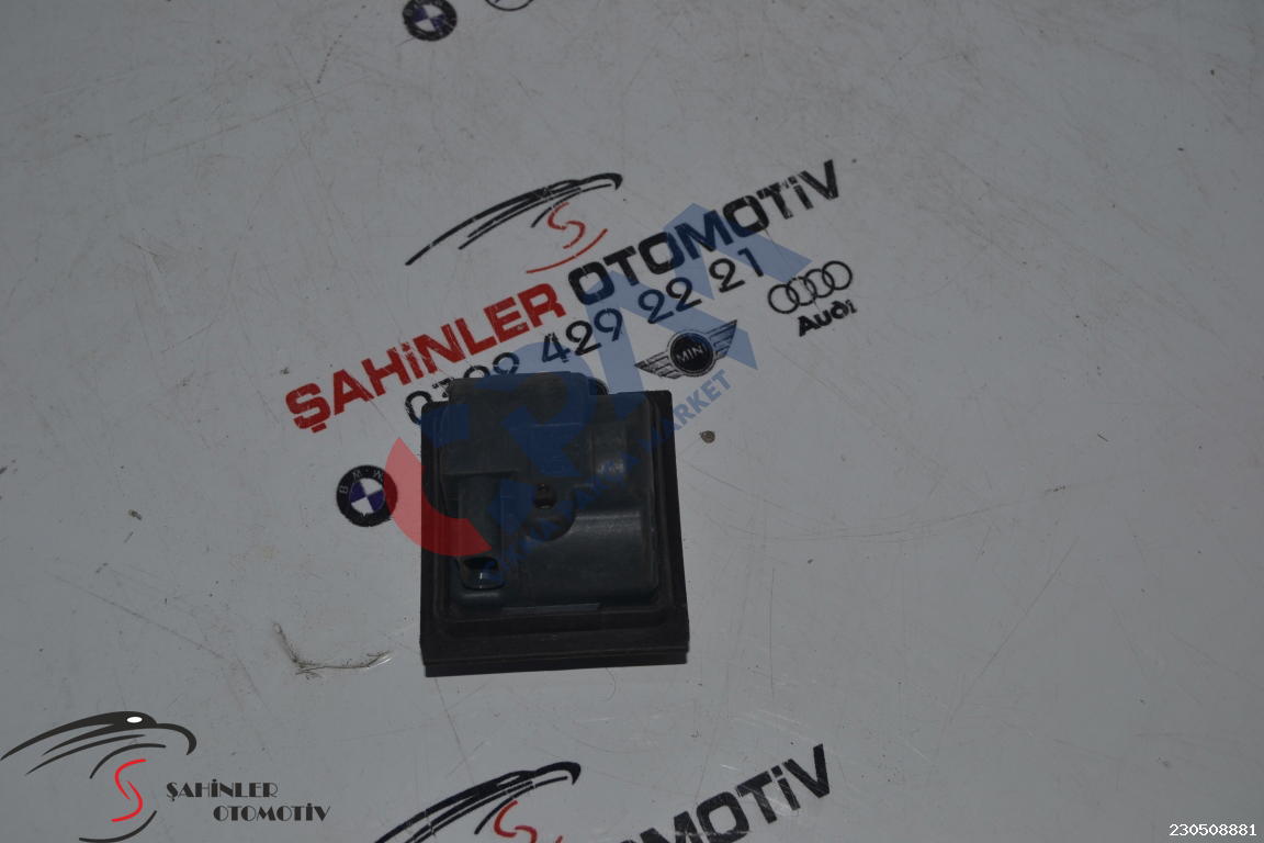 Mercedes CLA Serisi W205 A205 A117 W177 DEPO KİLİT MOTORU Depo Açma Düğmesi A0008202303