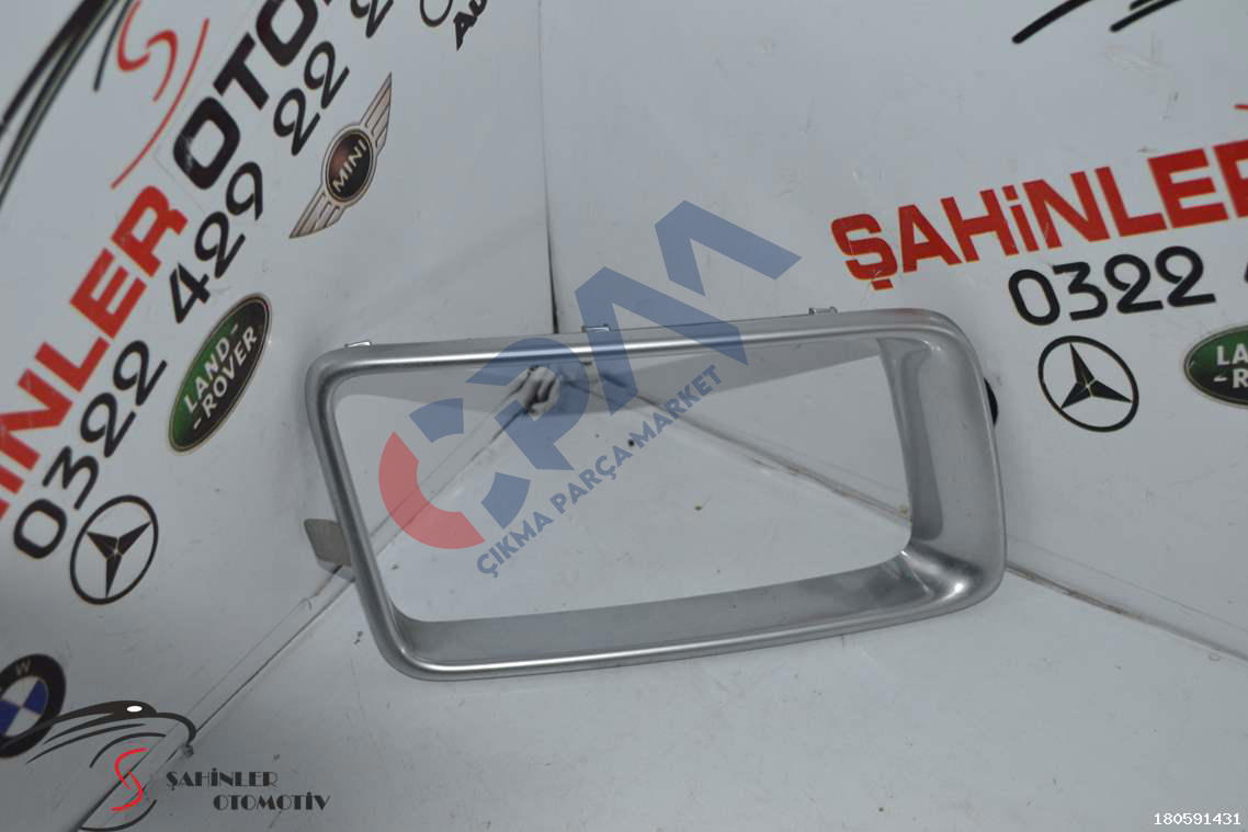 2016  Jeep Grand Cherokee Ön Panjur Çerçevesi 68143137AB