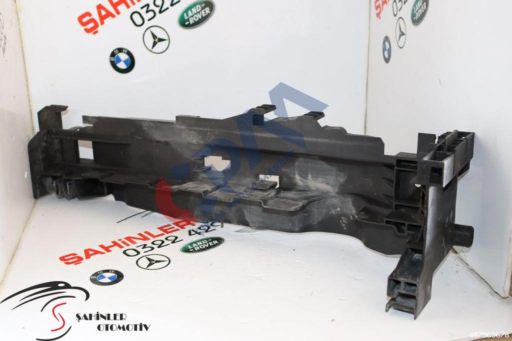 Mercedes C Serisi a205 w205 Sol Ön Radyatör Braketi a0995040140