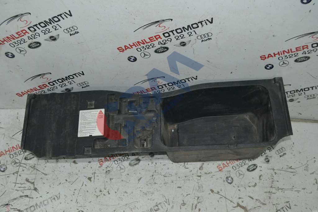 BMW X5 X5 E70 AKÜ KUTUSU TEPSİ KAPAĞI/KAPAĞI Akü Yuvası 51457127282