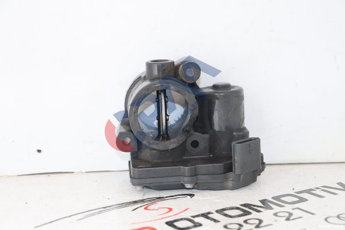 Mercedes C Serisi a205 w205 C200 C180 Gaz Kelebeği a2c53350753