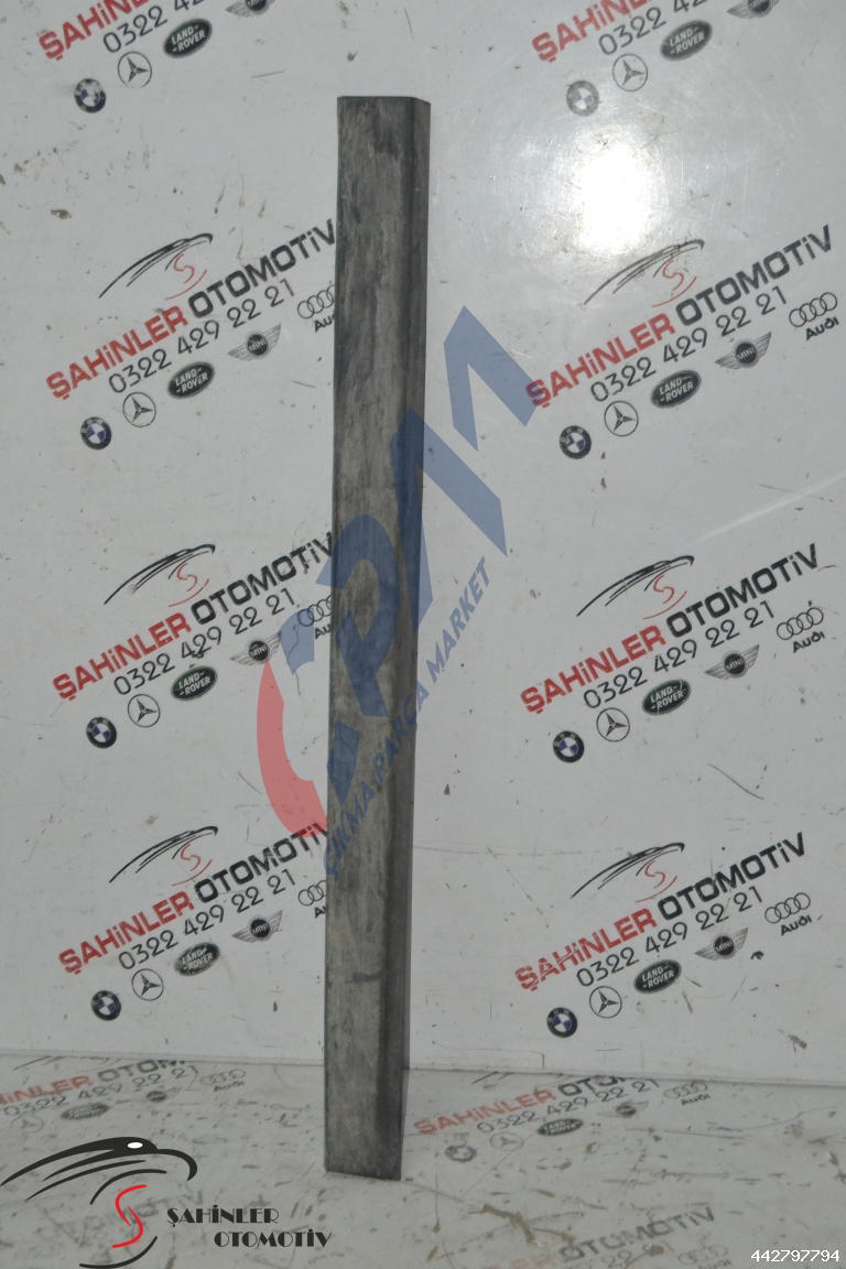 BMW X1 f48 Sağ Ön Kapı Çıtası 51137352092