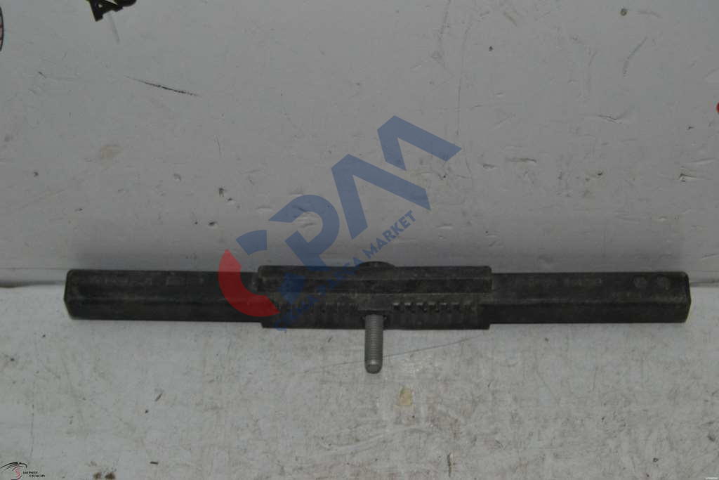 Mercedes C Serisi A205 W205 Akü Tepsisi Tutucusu Rayı Akü Yuvası A2056200018
