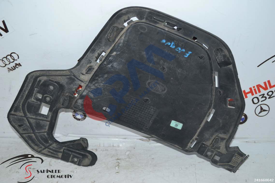 2019  Land Rover Range Rover Evoque Sağ Ön Tampon Izgarası GJ3215A298B