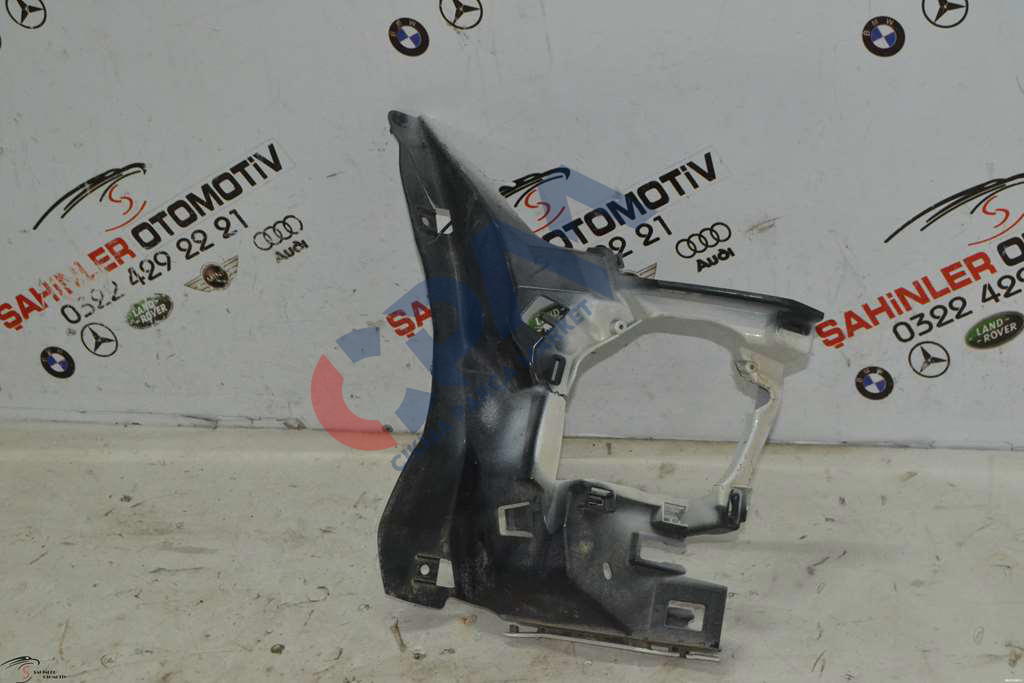 BMW 1 Serisi F20 F21 SİS FAR YUVASI 51117371740A