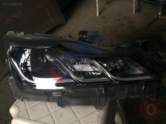 2019 2020 model Toyota corolla çıkma ön sağ far