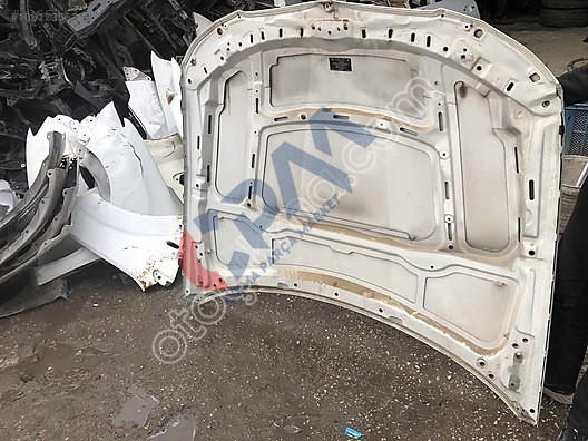 BMW E90 ön kaput