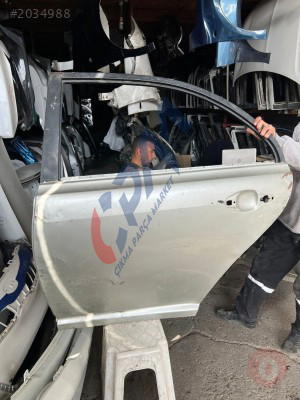 2006 Toyota Avensis çıkma sol arka kapı