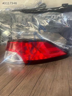 Toyota corolla cross arka sağ stop 2020+2024