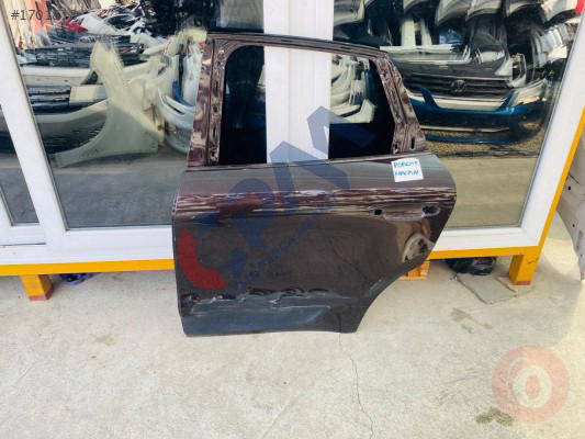 Porsche macan çıkma sol arka kapı