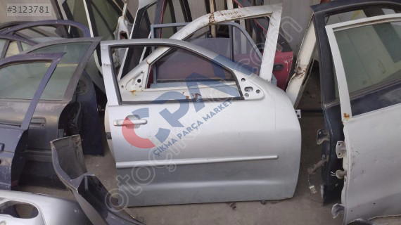 Volkswagen Bora sağ ön kapı