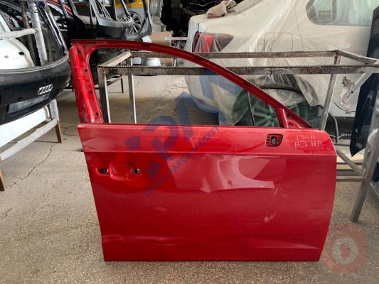 2013 2016 AUDİ A3 HB ÇIKMA KIRMIZI SAĞ ÖN KAPI