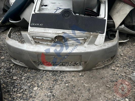 2004 2006 Toyota corolla hcback ön tampon çıkma