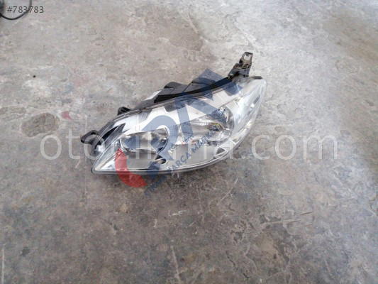Peugeot 301 ön sol far orjinal cıkma parca ADANA 2013