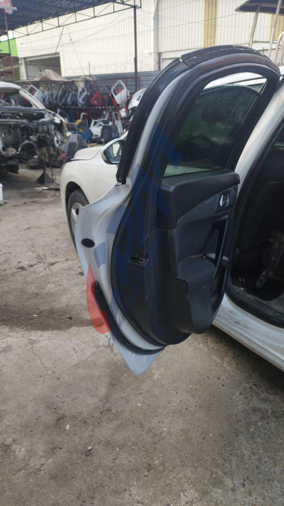 Peugeot 508 2011 sol arka kapı