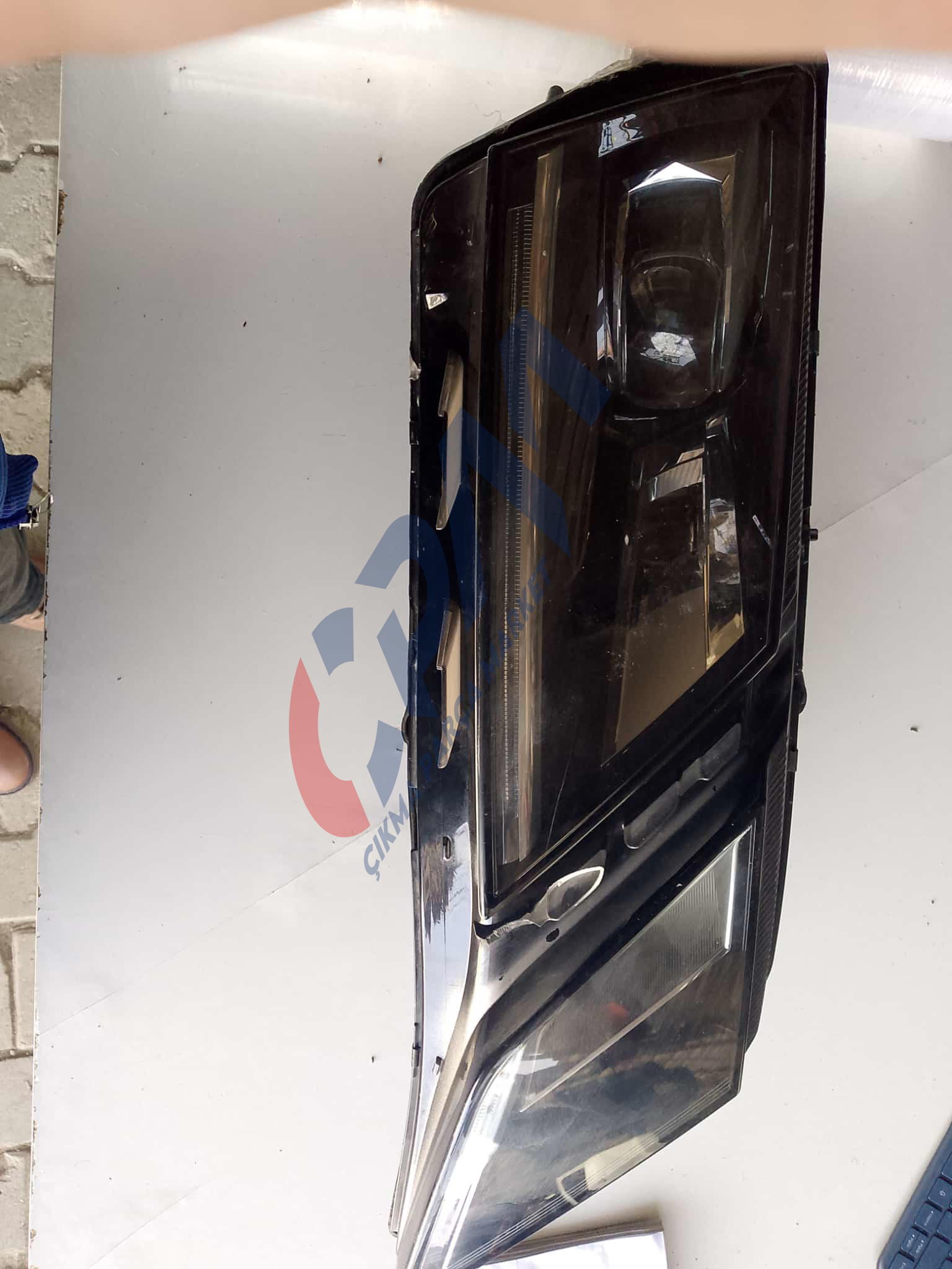 Volkswagen Tiguan  030111923200  Sağ Far
