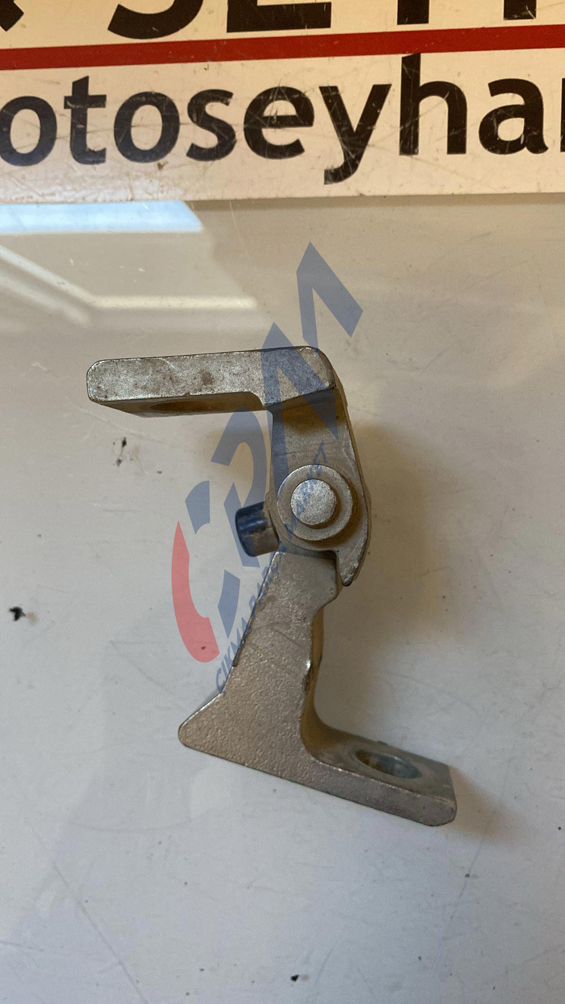 8K0831401P volkswagen golf 7 arka sol üst kapı menteşesi