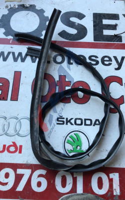 1J5839697B volkswagen bora sol arka kapı toz lastiği