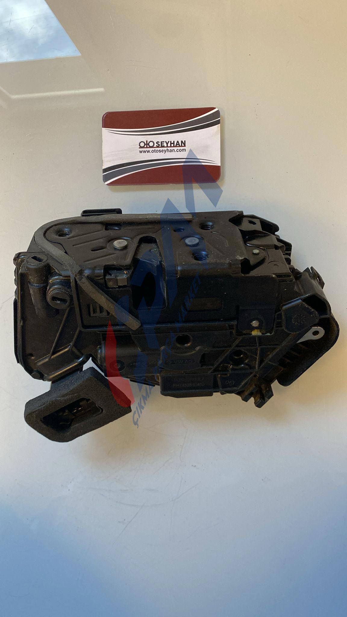 5TA839016L  vw Golf 8 sağ arka kapı kilidi