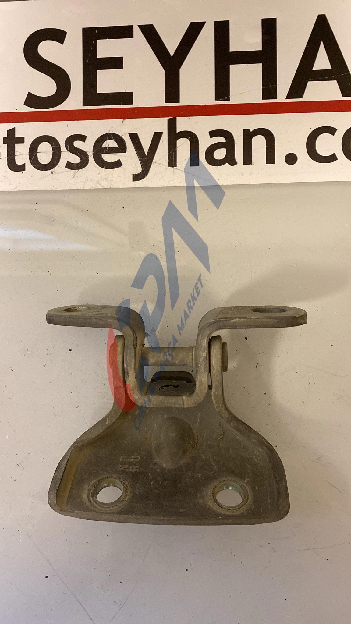 79420 3K000 hyundai i30 2015 sağ ön kapı alt menteşesi